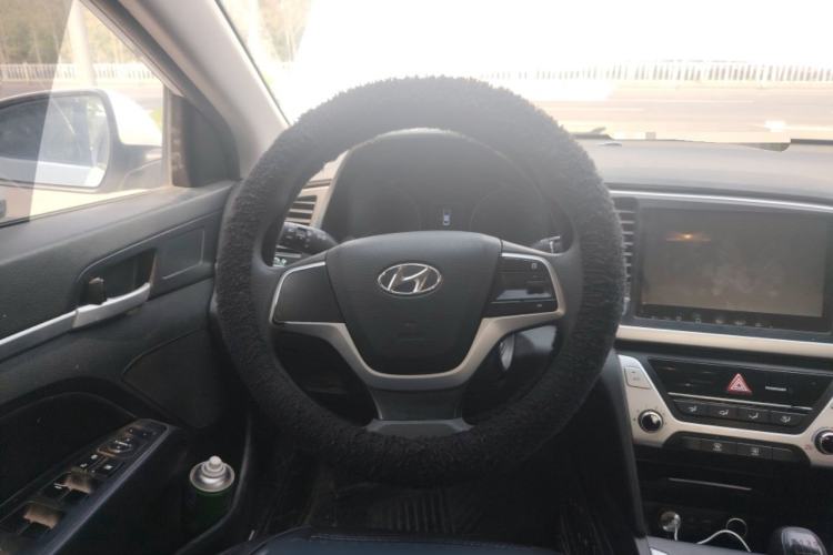 Used Hyundai Elantra (6th Generation / Lingdong) 2016 1.6L Manual ZhiXuan·Youth Edition Steering Wheel
