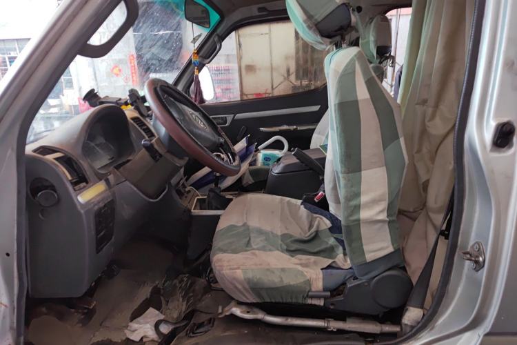 Used Foton Scenic 2014 2.5T Express Classic Long-Wheelbase Low-Roof Model 4J25TC
