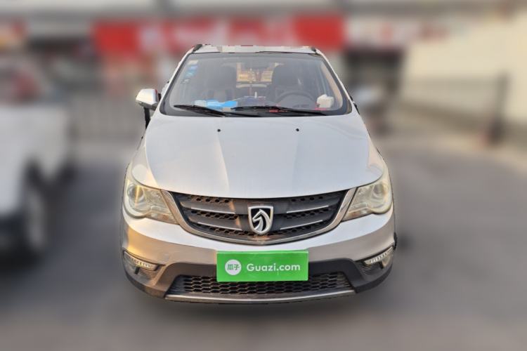 Used Baojun 730 2015 1.8L Manual Luxury Navigation ESP Version 7-seater
