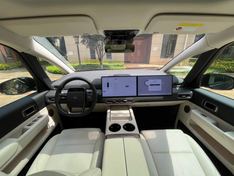 Used Li Auto MEGA 2025 Home Family Special Edition — 44