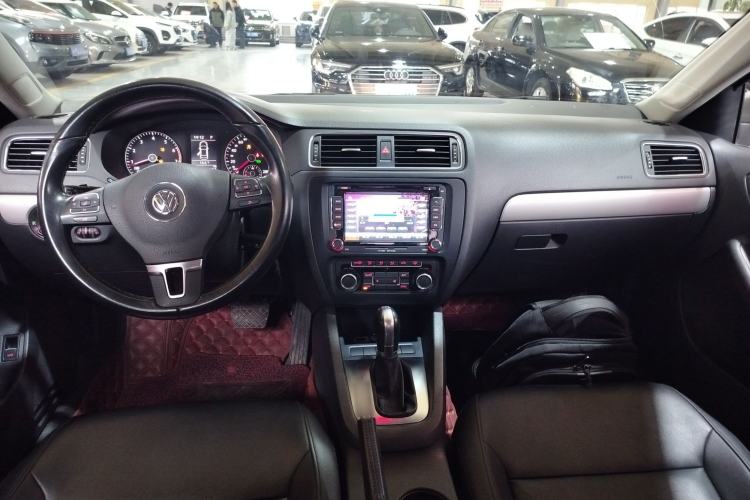 Used Volkswagen Sagitar 2014 Revised Version 1.4TSI Automatic Luxury Edition
