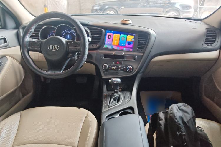 Used Kia K5 2014 2.0L Automatic GL Center Console