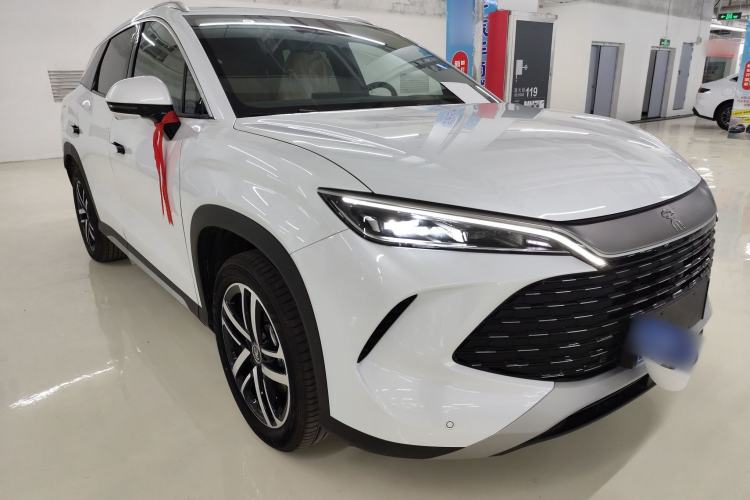 Used BYD Song L DM-i 2024 112 km Beyond Edition Front Right 45 Deg