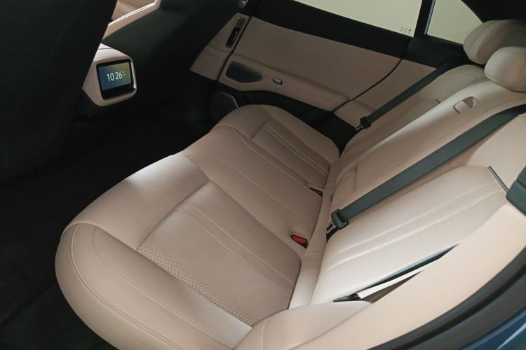 Used Xiaomi Auto YU7 2025 Ultra-Long Range High-Performance All-Wheel-Drive Max Edition
