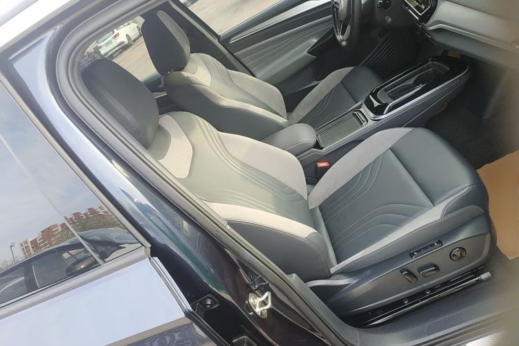 Used Volkswagen ID.4 CROZZ 2022 Long-Range Lite PRO Edition Right Front Seat