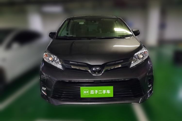 Used Toyota SIENNA 2019 3.5L Four-Wheel Drive LE Version 7 Seats – Canadian Edition
