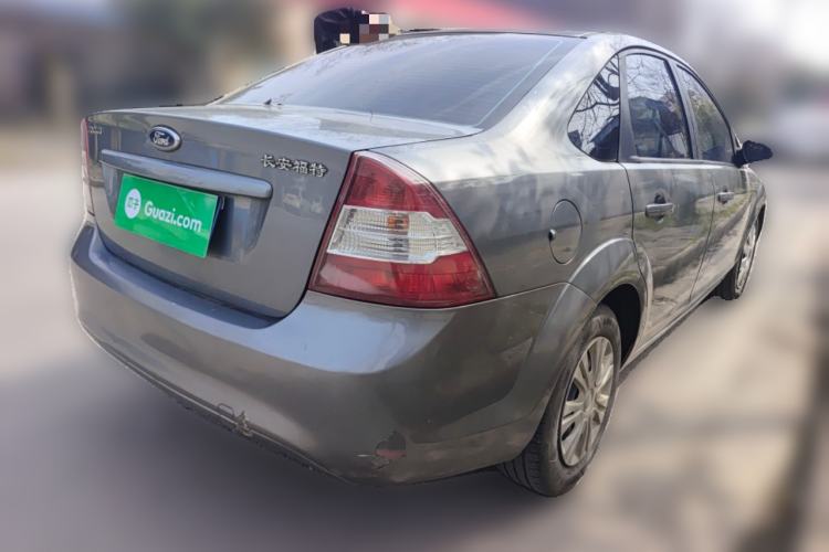 Used Ford Focus 2011 Sedan 1.8L Manual Classic Model
