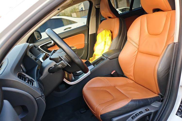 Used Volvo V60 2015 T5 Zhiya Edition