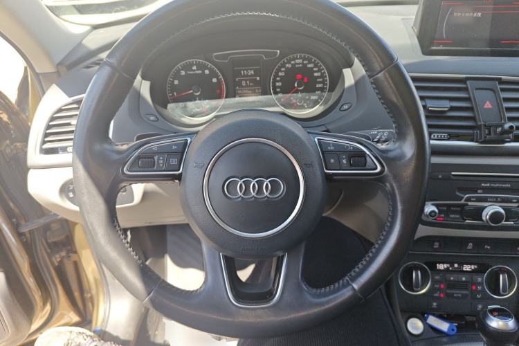 Used Audi Q3 2016 40 TFSI quattro all-wheel drive style model Steering Wheel
