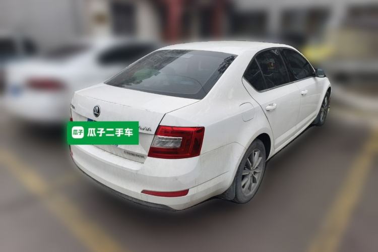 Used Skoda Octavia 2017 Classic Model 1.6L Manual Comfort Edition
