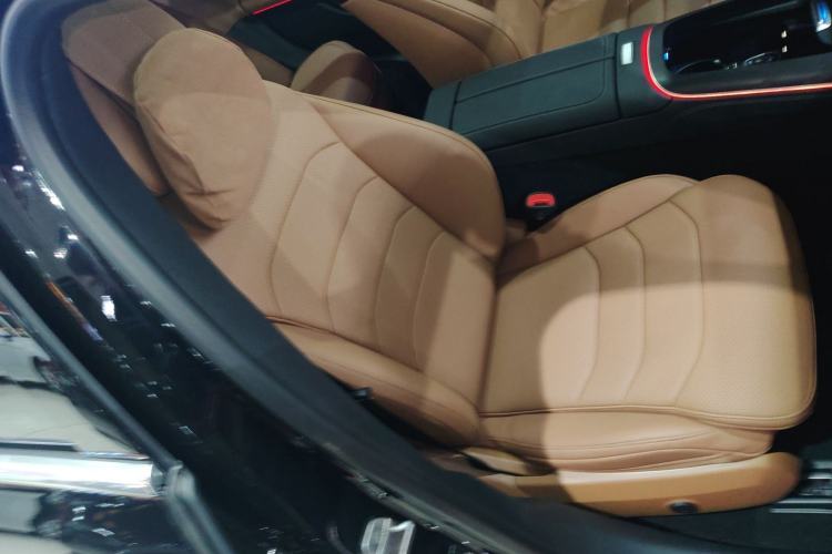 Used Mercedes-Benz E-Class 2024 E 300 L Fashion Sport Model Right Front Seat