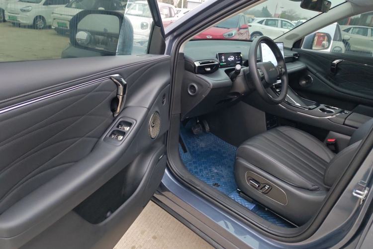 Used AION V 2024 Aion Tyrannosaurus 650 Smart Luxury Edition