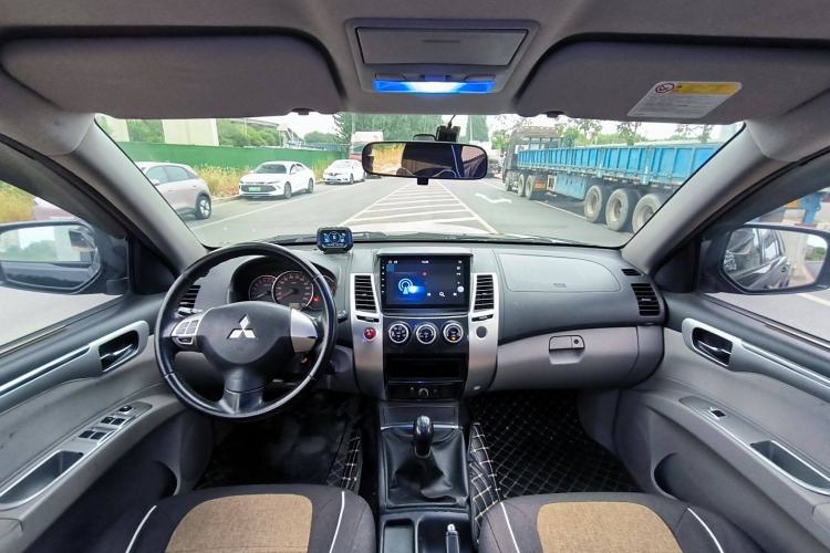 Used Mitsubishi Pajero Sport 2013 2.4L Manual Two-Wheel Drive Comfort Edition
