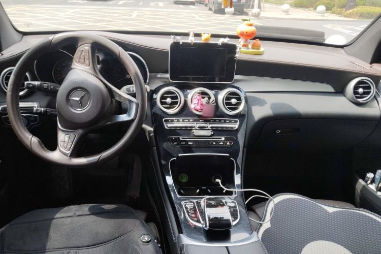 Used Mercedes-Benz GLC 2019 GLC 200 L 4MATIC Center Console