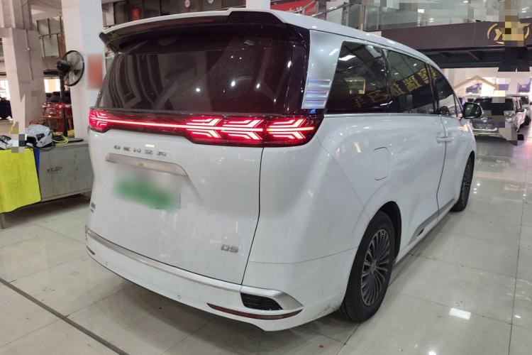 Used Denza D9 2022 DM-i 1040 Prestige Model
