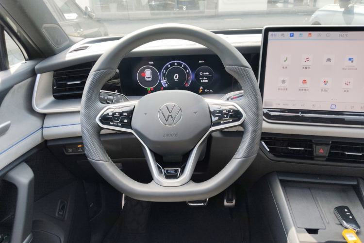 Used Volkswagen Tayron 2025 Tiguan L 380TSI 4Motion Luxury Easy Package Steering Wheel