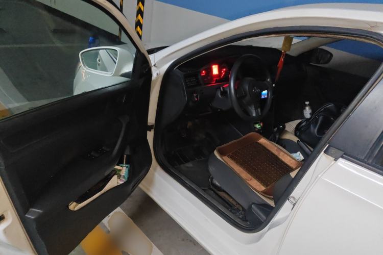 Used Volkswagen Santana 2015 1.6L Manual Fashion Edition
