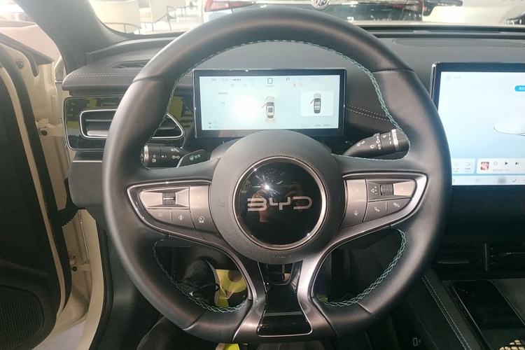 Used BYD Seal 06 New Energy 2025 DM-i Smart Drive 120KM Deluxe Model Steering Wheel