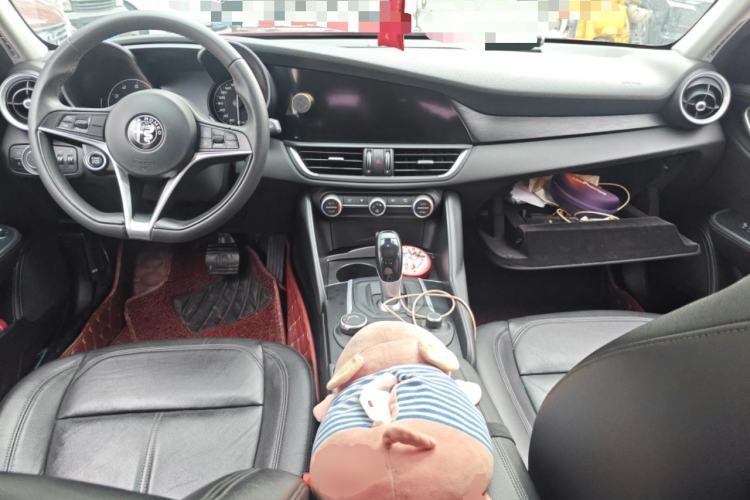 Used Alfa Romeo Giulia 2017 2.0T 200HP Luxury Edition