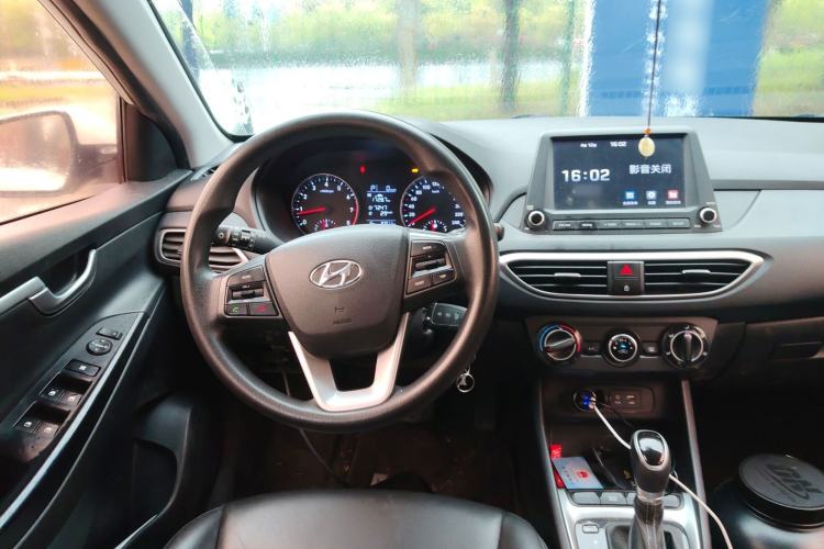 Used Hyundai Celesta 2017 1.6L Automatic Enjoyment Version GLS Steering Wheel
