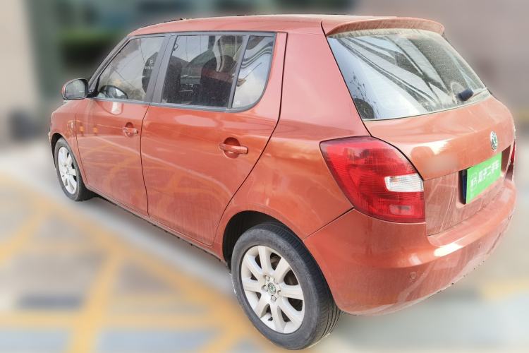 Used Skoda Fabia 2011 1.6L Automatic Crystal Edition Rear Left 45 Deg