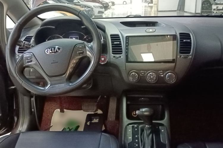 Used Kia K3 2017 1.6L Automatic 15th Anniversary Special Edition GLS Center Console