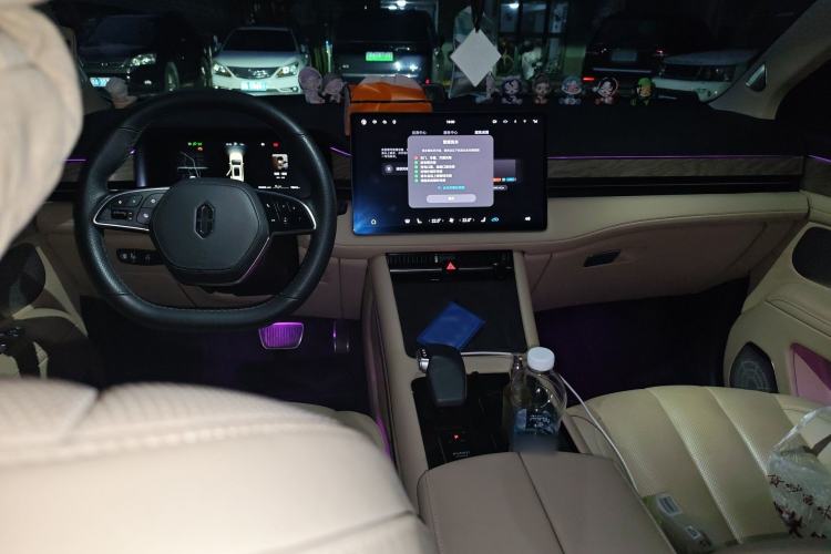 Used Hima AITO M7 2022 1.5T Rear-Drive Comfort Edition Center Console