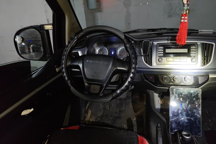 Used FORTHING Lingzhi M5 2022 Comfort Model 7 Seats