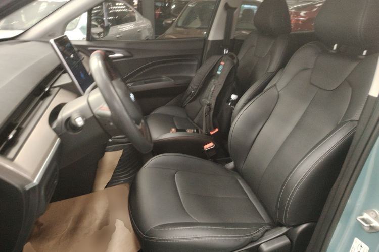 Used NETA V 2022 Long-Range Industry Custom Edition Left Front Seat