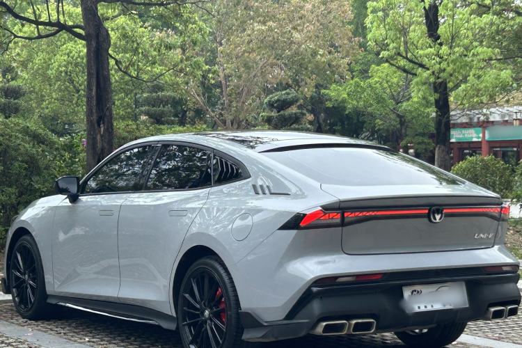 Used CHANGAN UNI-V 2024 1.5T Prestige Sport Edition
