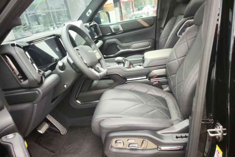 Used Formula Leopard 8 2025 Smart & Brave Flagship Edition 7 Seats
