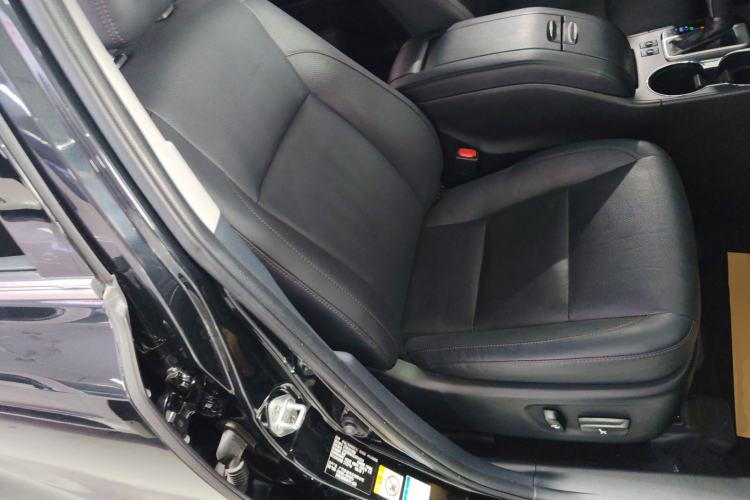 Used Toyota Highlander 2018 2.0T Four-Wheel Drive Luxury Version 7 Seats China VI Standard