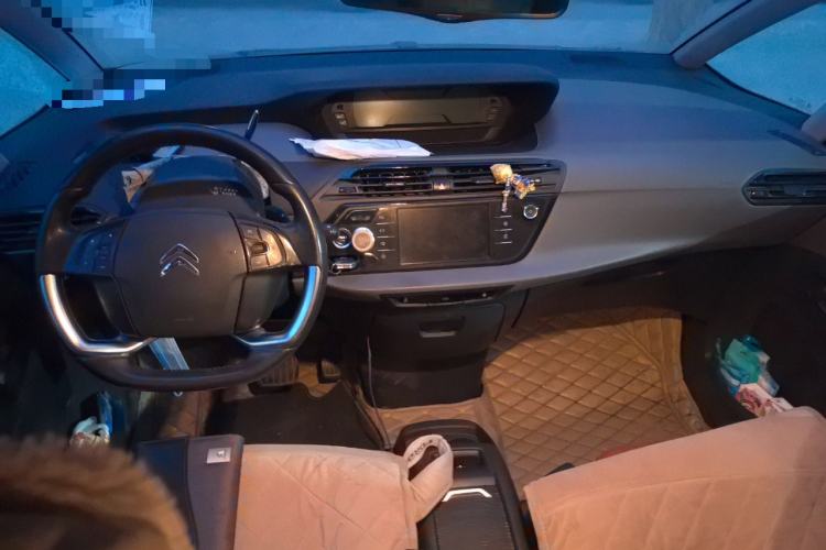 Used Citroen C4 Picasso 2015 Grand 1.6T Fashion Model 7 Seats Center Console