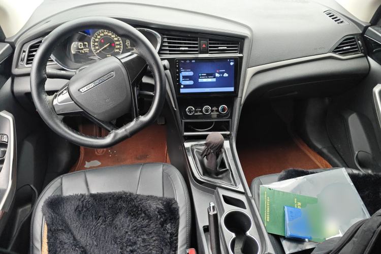 Used Venucia D60 2020 1.6L Entry Manual Comfort Edition Center Console