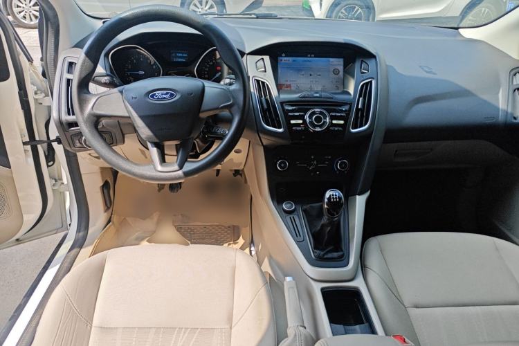 Used Ford Focus 2018 Sedan Classic 1.6L Manual Comfort Plus SmartDrive Edition Center Console