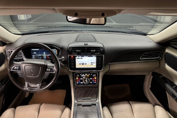 Used Lincoln Continental 2017 2.0T Two-Wheel Drive Deluxe Edition Interior 13