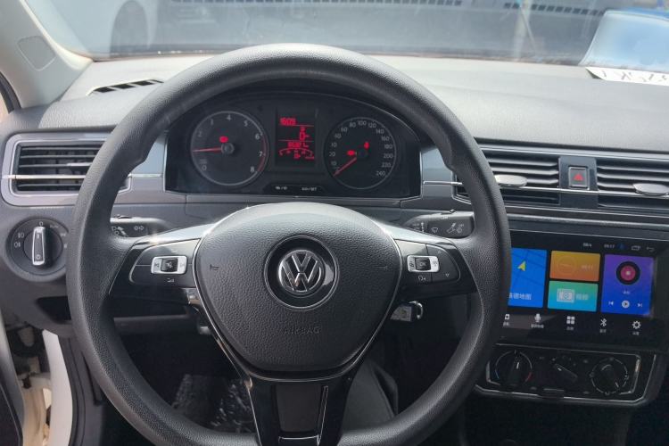 Used Volkswagen Santana 2016 1.6L Manual Comfort Edition Center Console