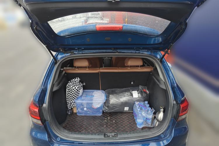 Used Kia KX Cross 2017 1.4L AT GLS Trunk