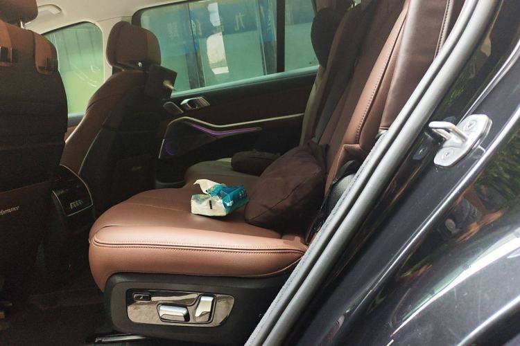 Used BMW X7 2022 xDrive40i Luxury Package with Leading Features
