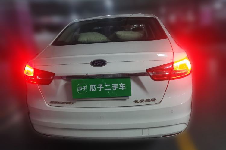 Used Ford Escort 2015 1.5L Automatic Fashion Model
