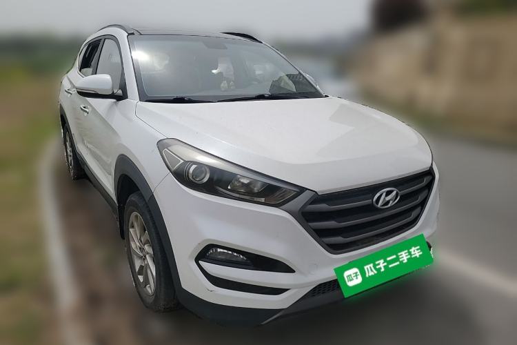 Used Hyundai Tucson 2015 2.0L Automatic Two-Wheel Drive Smart Version
