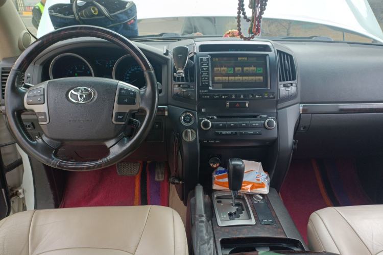 Used Toyota Land Cruiser  Center Console