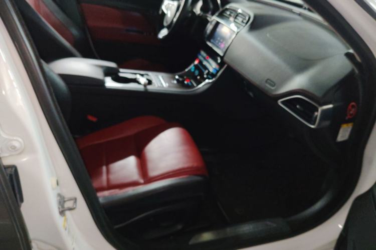 Used Jaguar XE 2017 2.0T 200 PS R-Sport
