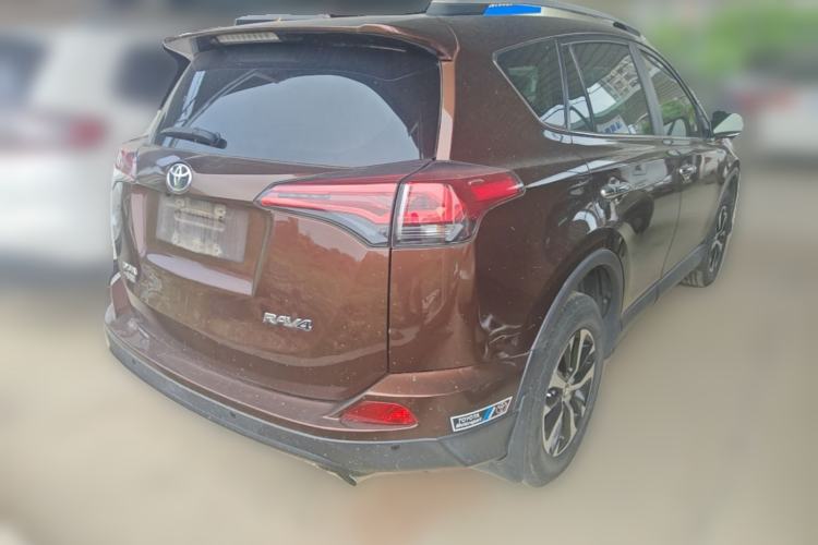 Used Toyota RAV4 2016 2.0L CVT Two-Wheel Drive Fashion Edition China V Standard Rear Right 45 Deg
