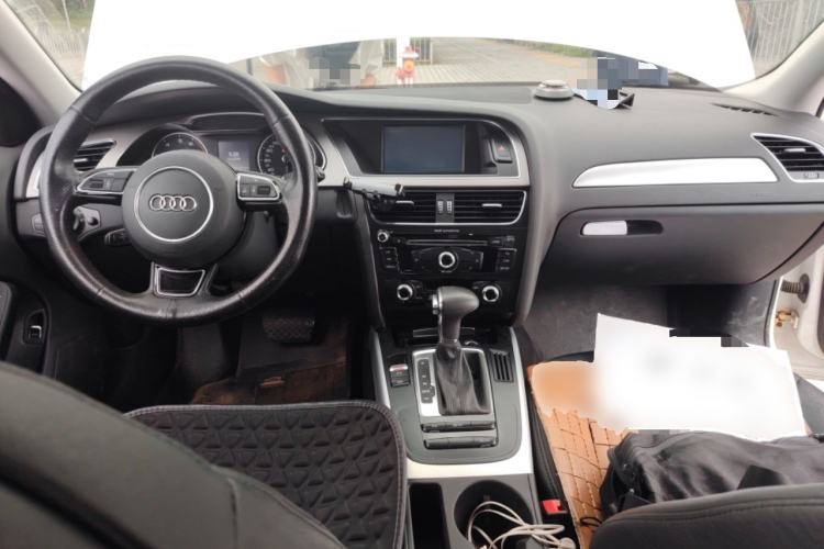 Used Audi A4L 2015 35 TFSI Automatic Standard Model Center Console