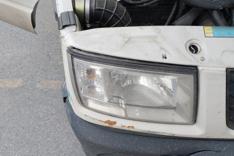 Used Iveco Daily 2020 2.5T A35 Passenger Van Single-Tire Mid-Roof Design 5-9 Seats China V Emission Standard
