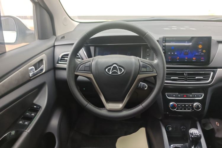 Used CHANGAN KAICHENG Oushang A600 2016 1.5L Manual Luxury 7-Seater Steering Wheel