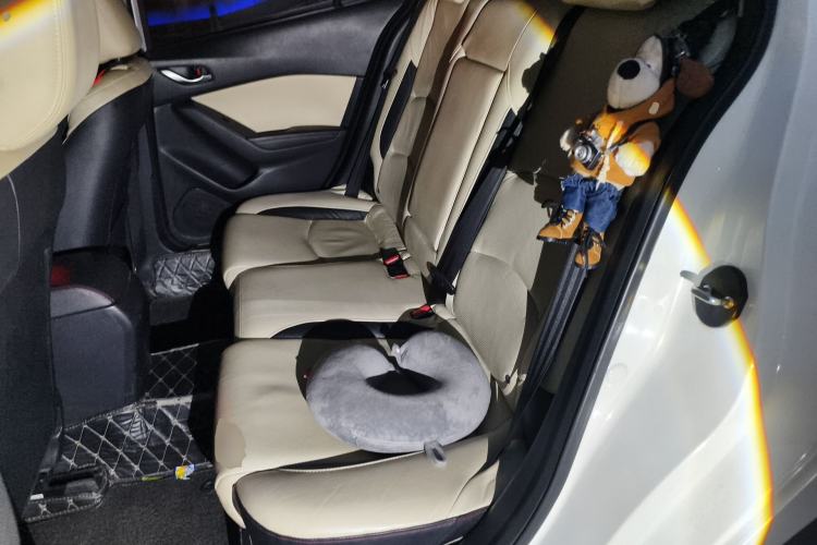 Used Mazda 3 Axela 2014 Sedan 2.0L Automatic Sport Model