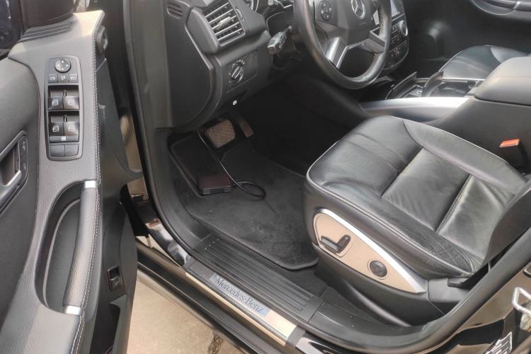 Used Mercedes-Benz R-Class 2017 R 320 4MATIC Business Edition Prestige Model Driver Seat