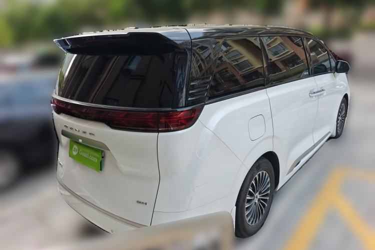 Used Denza D9 2022 DM-i 1040 Prestige Model